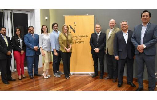 La reunión tuvo como objetivo seguir enriqueciendo la propuesta académica de nuestra Facultad de Negocios. 