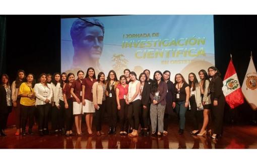 Estudiantes y docentes de nuestra carrera de Obstetricia accedieron a becas integrales para participar en el evento. 