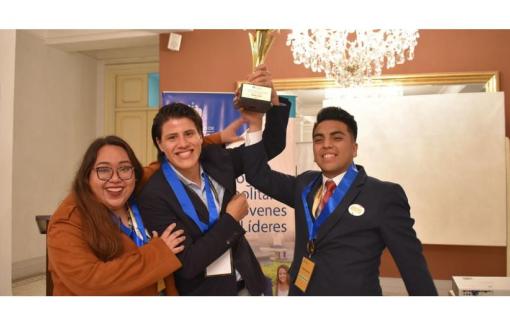 Estudiantes de UPN ganaron el primer lugar en debate de la Municipalidad de Lima 